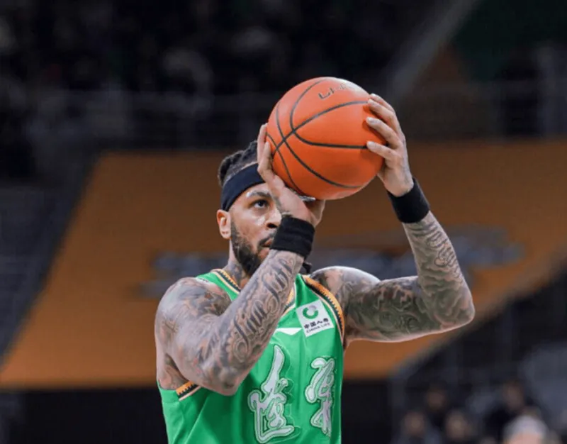 麻将胡了2-莫兰德全场8中4，罚球8中3得到11分11篮板3助攻3抢断2盖帽