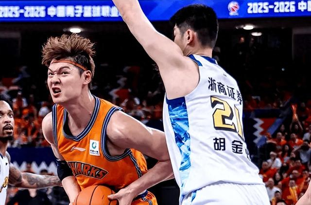 麻将胡了2-广厦输球揪出最大问题球员！他上场30分钟，5中1拿3分，进攻真差|上海|浙江广厦|胡金秋|朱俊龙|上海男篮_新浪体育_新浪新闻